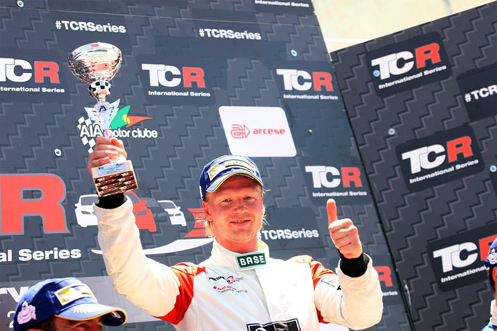 Nicki Thiim vinder løb 1 i Algarve
(Foto: TCR International Series Media)